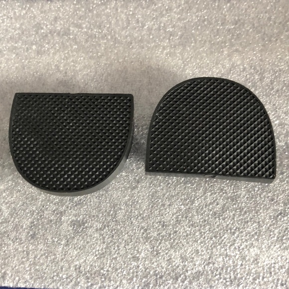 Black sling backs with gold heels & extra lifts - Picture 4 of 6